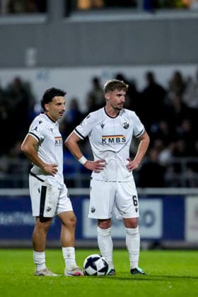 From left: Arianit Ferati (SVS), 47, Niklas Tarnat (SVS), 6, on the ball, action, game play, SV Sandhausen (SVS) player, September 25, 2026, Walldorf, Germany, soccer, Regionalliga Südwest, FC Astoria Walldorf vs. SV Sandhausen xozx