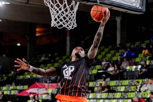 Germany s easyCredit Basketball Bundesliga, 2026–27 Regular Season, Matchday 2: Veolia Towers Hamburg vs. Niners Chemnitz at Inselpark Arena, Hamburg; Nighael Ceaser, Niners Chemnitz, 22, cutout Copyright: xStefanxTrochax