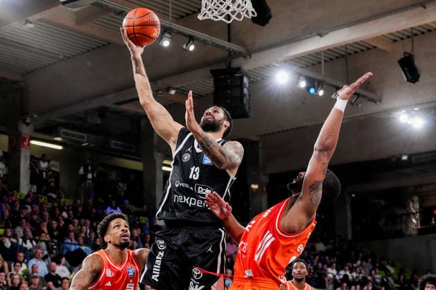 Germany s easyCredit Basketball Bundesliga, 2026–27 Regular Season, Matchday 2: Veolia Towers Hamburg vs. Niners Chemnitz at Inselpark Arena, Hamburg. Martin Breunig (Veolia Towers Hamburg), 13, layup; Urald King (Niners Chemnitz), 20 Copyright: xStefanxTrochax