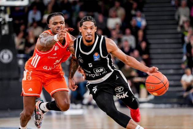 Germany s easyCredit Basketball Bundesliga, 2026–27 Regular Season, Matchday 2: Veolia Towers Hamburg vs. Niners Chemnitz at Inselpark Arena, Hamburg. Zakai Zeigler (Veolia Towers Hamburg), 5; Cobe Williams (NINERS Chemnitz), 24 Copyright: xStefanxTrochax
