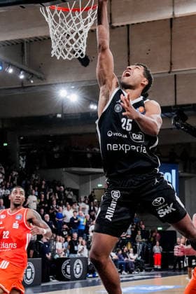 Germany s easyCredit Basketball Bundesliga, 2026–27 Regular Season, Matchday 2: Veolia Towers Hamburg vs. Niners Chemnitz at Inselpark Arena, Hamburg; Kenneth Ogbe, Veolia Towers Hamburg, 25 Copyright: xStefanxTrochax