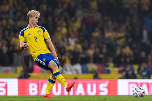 September 25, 2026: Lucas Bergvall of Sweden during the Nations League soccer match between Sweden and Romania on September 25, 2026 in Stockholm. Photo by Joel Marklund, BILDBYRAN. Code: JM JM0854 bbeng soccer football fotball Nations League UEFA Nations League Sweden Sweden A Romania  Copyright: JOELxMARKLUND BB260925JM131