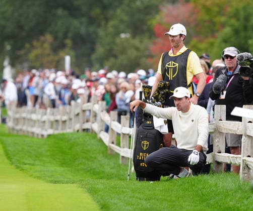 MEDINAH, IL - SEPTEMBER 25: Team International golfer Nick Taylor lines up a chip out of the rough on the 2nd hole during the second round of the 2026 Presidents Cup on September 25, 2026, at Medinah Country Club in Medinah, Illinois. (Photo by Brian Spurlock Icon Sportswire) GOLF: SEP 25 Presidents Cup EDITORIAL USE ONLY Icon26092531