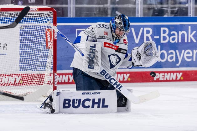 Jonas Stettmer, goaltender, ERC Ingolstadt, 01, blocking a puck (GER), Straubing Tigers vs. ERC Ingolstadt, ice hockey, DEL, 2026–2027 season, Matchday 3, September 25, 2026 Photo: HMB Media, Heike Feiner Copyright: HMBxMedia HeikexFeiner