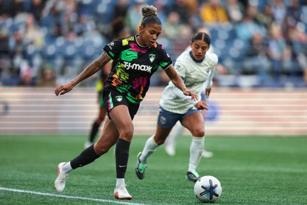 SEATTLE, WA - SEPTEMBER 25: Jorelyn Carabali 16 of Boston Legacy FC dribbles during a game between Boston Legacy FC and the Seattle Reign on September 25, 2026 at Lumen Field in Seattle, Washington. (Photo by Henry Rodenburg Icon Sportswire) SOCCER: SEP 25 NWSL Seattle Reign FC vs Boston Legacy EDITORIAL USE ONLY Icon26092503
