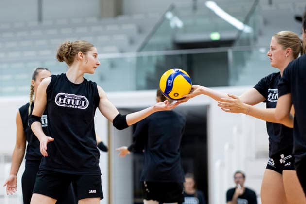 Exhibition Match: Schwarz Weiss Erfurt vs. VCO Dresden, Erfurt, September 25, 2026; Teresa Ziegenbalg (7, Schwarz Weiss Erfurt) on the left and Rosalie Tetzel (9, Schwarz Weiss Erfurt) on the right; Exhibition Match: Schwarz Weiss Erfurt vs. VCO Dresden, Riethsporthalle, Erfurt, September 25, 2026 Copyright: xBEAUTIFULxSPORTS Duehringx