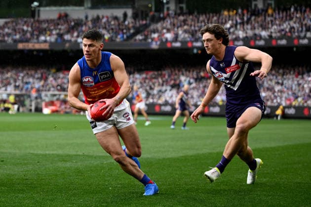 AFL GRAND FINAL, Lachie Neale of the Lions controls the ball during the 2026 AFL Grand Final between the Brisbane Lions and the Fremantle Dockers at the Melbourne Cricket Ground in Melbourne, Saturday, September 26, 2026. ( NO ARCHIVING, EDITORIAL USE ONLY MELBOURNE VICTORIA Australia  Copyright: xJOELxCARRETTx 20260926112147049461
