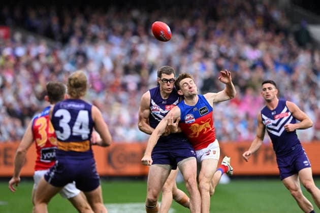 AFL GRAND FINAL, Mason Cox of the Dockers and Harris Andrews of the Lions in action during the 2026 AFL Grand Final match between the Brisbane Lions and the Fremantle Dockers at the Melbourne Cricket Ground in Melbourne, Saturday, September 26, 2026. ( NO ARCHIVING, EDITORIAL USE ONLY MELBOURNE VICTORIA Australia  Copyright: xJAMESxROSSx 20260926145540999700