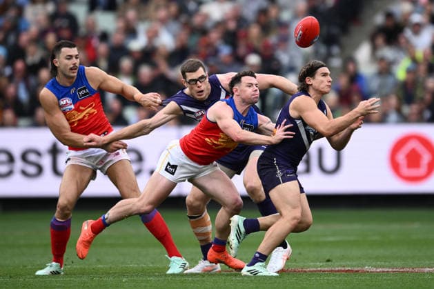 AFL GRAND FINAL, Lachie Neale of the Lions and Caleb Serong of the Dockers compete for the ball during the 2026 AFL Grand Final match between the Brisbane Lions and the Fremantle Dockers at the Melbourne Cricket Ground in Melbourne, Saturday, September 26, 2026. ( NO ARCHIVING, EDITORIAL USE ONLY MELBOURNE VICTORIA Australia  Copyright: xJOELxCARRETTx 20260926157157030105