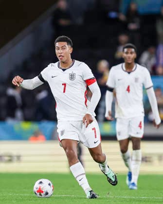 England v Kazakhstan - UEFA U21, U 21 EURO 2027 Qualifier 7 Jobe Bellingham of England moves forward with the ball during the UEFA Under 21 Championship Group D Qualifying match between England Under 21s and Kazakhstan at Molineux in Wolverhampton, on September 25, 2026. Wolverhampton West Midlands United Kingdom  Copyright: xMIxNewsx originalFilename:fletcher-englandu260925_npGPy.jpg