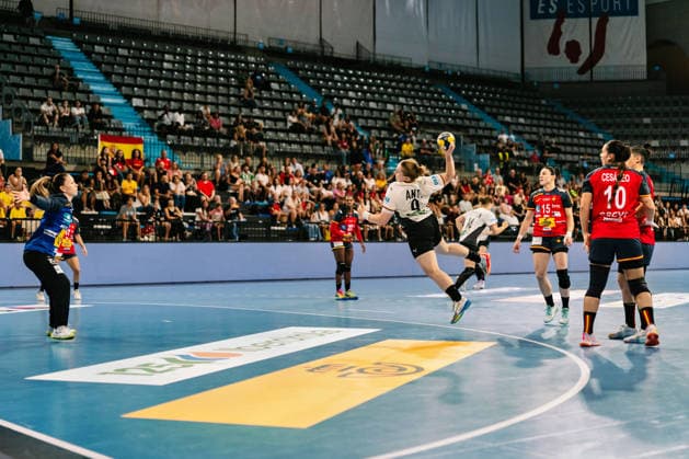 Lisa Antl, Germany, taking a shot in the 9th minute, Spain vs. Germany, handball, national team, women s, friendly match, September 25, 2026; Spain vs. Germany, handball, national team, women s, friendly match, September 25, 2026, Granollers Copyright: xEibner-Pressefoto LarsxNeumannx EP_LNN