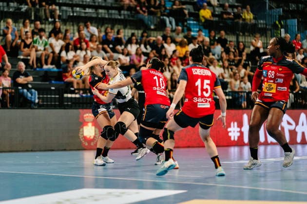 Nieke Kuehne, Germany, No. 19 (forward), Spain vs. Germany, handball, national team, women s, friendly match, September 25, 2026; Spain vs. Germany, handball, national team, women s, friendly match, September 25, 2026, Granollers Copyright: xEibner-Pressefoto LarsxNeumannx EP_LNN