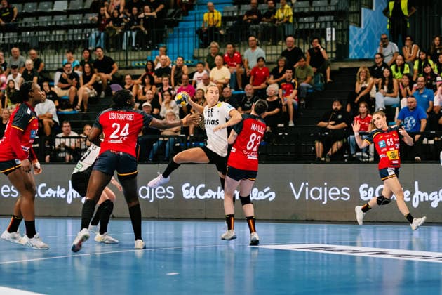 Dana Bleckmann, Germany, taking a shot at age 66, Spain vs. Germany, handball, national team, women s, friendly match, September 25, 2026 Spain vs. Germany, handball, national team, women s, friendly match, September 25, 2026 Granollers Copyright: xEibner-Pressefoto LarsxNeumannx EP_LNN