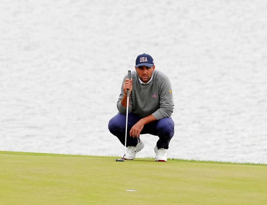 MEDINAH, IL - SEPTEMBER 25: Team USA golfer Scottie Scheffler lines up his putt on the 16th hole during the second round of the 2026 Presidents Cup on September 25, 2026, at Medinah Country Club in Medinah, Illinois. (Photo by Brian Spurlock Icon Sportswire) GOLF: SEP 25 Presidents Cup EDITORIAL USE ONLY Icon260925124