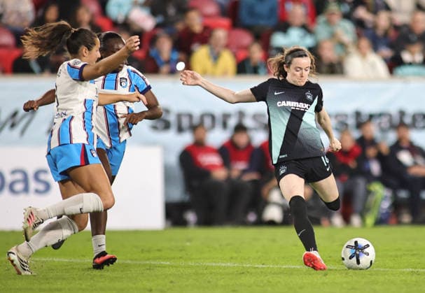 September 25, 2026, Harrison, New Jersey, USA: Gotham FC midfielder Rose Lavelle (16) kicks the ball during the NWSL match between Gotham FC and the Chicago Stars FC at Sports Illustrated Stadium on Friday, September 25, 2026; Harrison, New Jersey, USA. NJ: NWSL 2026: Gotham FC : Chicago Stars FC  - ZUMAs325 20260925_zsp_s325_060 Copyright: xJessxStilesx