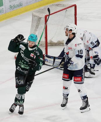 September 25, 2026, Germany, Bietigheim, Ice Hockey: Steelers Bietigheim vs. Blue Devils Weiden; Benjamin Zientek of the Steelers (left) celebrates scoring the goal that made it 3–1; Alex Olivier Voyer of Weiden