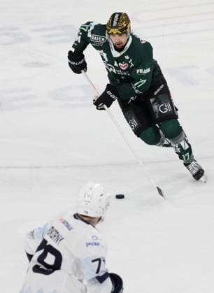 September 25, 2026, Germany, Bietigheim: Ice Hockey – Steelers Bietigheim vs. Blue Devils Weiden; Marek Racuk (Steelers), top