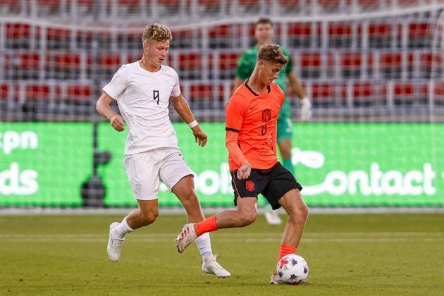 DEVENTER , 25-09-2026 , Stadium De Adelaarshorst , season 2026 2027 , EURO U-21 Qualification football . match between Netherlands U-21 and Norway U-21, FINAL RESULT 0-0, Picture shows Norway U21, U 21 player Sindre Walle Egeli Netherlands U21 player Dave Kwakman Netherlands U21 - Norway U21  x207587674x Copyright: