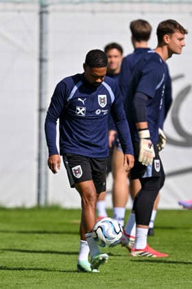 SOCCER - NL, AUT vs KOS VIENNA,AUSTRIA,26.SEP.26 - SOCCER - UEFA Nations League, group stage, OEFB international match, Länderspiel, Nationalmannschaft Austria vs Kosovo, preview, training team AUT. Image shows Phillipp Mwene (AUT).  GEPAxpictures xAvnixRetkoceri