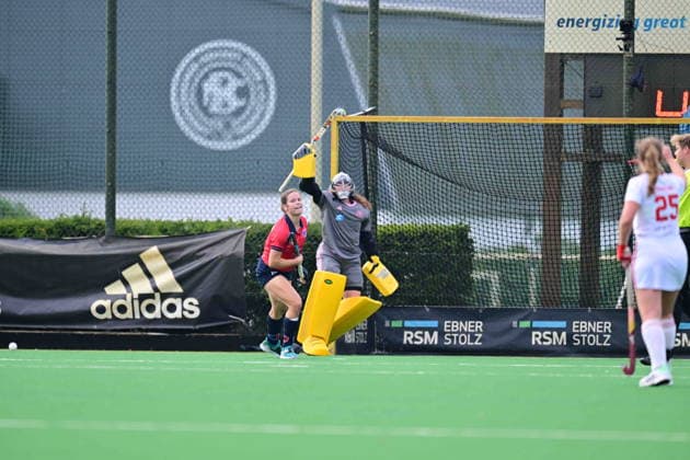 Hockey, Women s, 1st Bundesliga, BHC Berliner HC, September 26, 2026, 7-meter shot by Weidemann, saved by Franziska Hagen, goalkeeper for Bremer HC, Bremen, Germany AK9_9511
