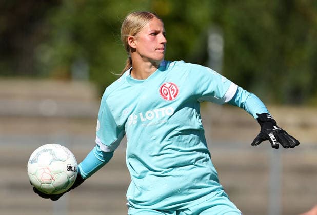 Football Women german DFB Pokal Cup 2026 - 2027 Fc Ingolstadt-FSV Mainz Schon Marisa of Mainz is seen with the ball during the Women German DFB Pokal Cup 2026 - 2027 football match between Fc Ingolstadt and 1.FSV Mainz 05 at ESV Stadium in Ingolstadt , Bayern , Germany . September 26th , 2026 Photo by Davide Elias Copyright: xDavidexEliasx
