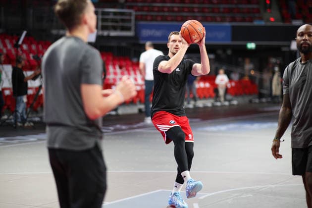 Andreas Obst, FC Bayern Basketball, No. 13 warming up with the ball, GER, FC Bayern Basketball vs. Alba Berlin, basketball, easycredit Basketball Bundesliga, Matchday 23, 2026–2027 season, September 26, 2026, GER, FC Bayern Basketball vs. Alba Berlin, Basketball, easycredit Basketball Bundesliga, Matchday 23, 2026–2027 Season, September 26, 2026, Munich Copyright: xEibner-Pressefoto JennixMaulx EP_JML