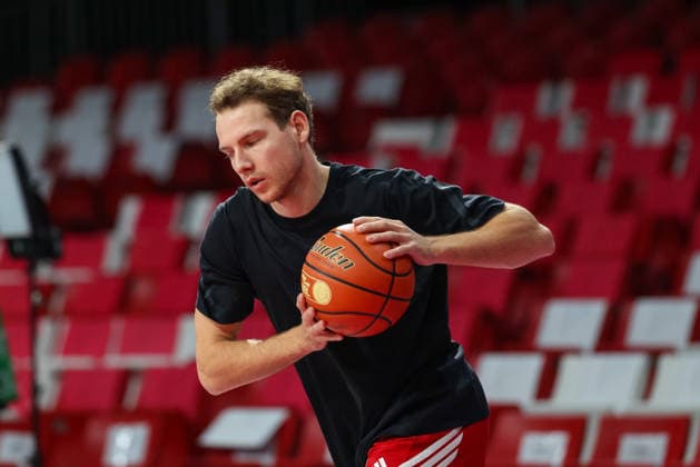 Rokas Jokubaitis of FC Bayern Basketball, 31, with the ball during warm-ups, GER, FC Bayern Basketball vs. Alba Berlin, Basketball, easycredit Basketball Bundesliga, Matchday 23, 2026–2027 Season, September 26, 2026, GER, FC Bayern Basketball vs. Alba Berlin, Basketball, easycredit Basketball Bundesliga, Matchday 23, 2026–2027 season, September 26, 2026, Munich Copyright: xEibner-Pressefoto JennixMaulx EP_JML