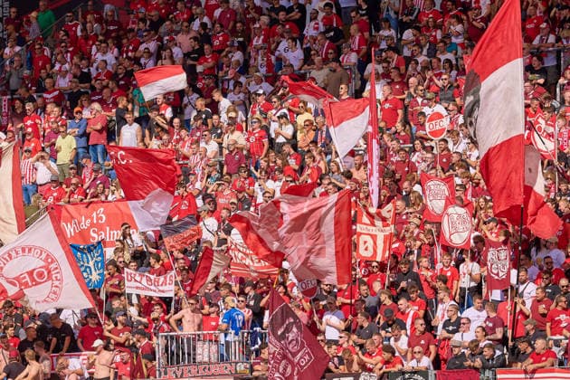 Packed stands of Offenbach fans in the sunshine, GER, Kickers Offenbach vs. VfR Aalen, soccer, Men s Regionalliga Southwest, Matchday 9, 2026–2027 season, September 26, 2026, Germany, Kickers Offenbach vs. VfR Aalen, Soccer, Men’s Regionalliga Southwest, Matchday 9, 2026–2027 Season, September 26, 2026, Offenbach am Main Copyright: xEibner-Pressefoto GeraldxOelze-dexStoppanyx EP_ODS