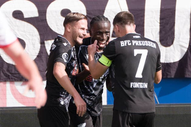 Preussen s celebration after scoring the 0-1 goal, Hallescher FC vs. BFC Preussen 1894 e.V., soccer, Regionalliga Nordost, Matchday 11, 2026-27 season, September 26, 2026, Halle Leuna Chemie Stadium, ST Germany