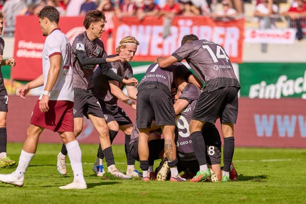 Celebrations and joy after the goal that made it 0–2 at VfR Aalen GER, Kickers Offenbach vs. VfR Aalen, Soccer, Men s Regionalliga Southwest, Matchday 9, 2026–2027 Season, September 26, 2026, Germany, Kickers Offenbach vs. VfR Aalen, soccer, Men’s Regionalliga Southwest, Matchday 9, 2026–2027 season, September 26, 2026, Offenbach am Main Copyright: xEibner-Pressefoto GeraldxOelze-dexStoppanyx EP_ODS