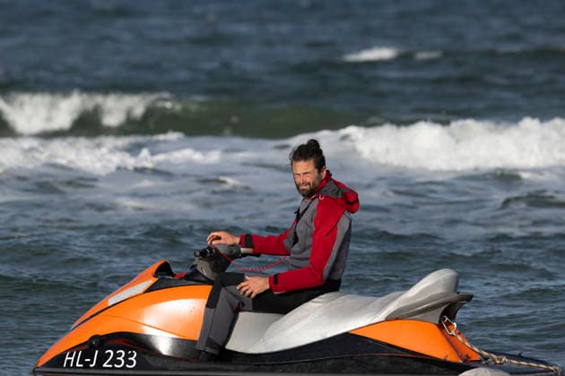 PWA Citroën World Windsurfing Tour Sylt 2026 Day 1 Men’s Slalom Canceled Due to Insufficient Wind Sylt Westerland, September 26, 2026 Stefan PWA Citroën World Windsurfing Tour Sylt 2026 Day 1 Men’s Slalom Canceled Due to Lack of Wind on September 26, 2026 off Brandenburger Beach, motorboat on Sylt Westerland, Germany Copyright: xBEAUTIFULxSPORTS AndreasxDickx