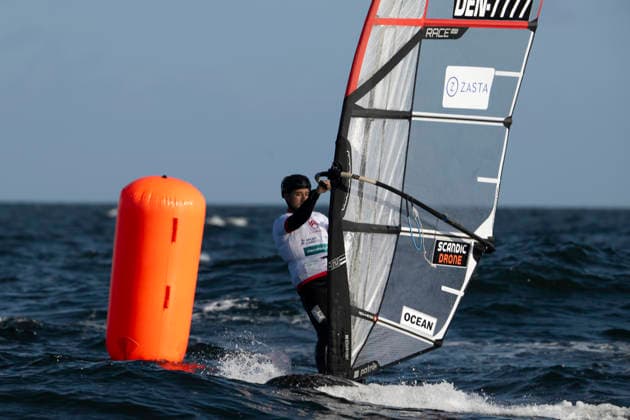 PWA Citroën World Windsurfing Tour Sylt 2026 Day 1 Slalom Men Canceled Due to Insufficient Wind Sylt Westerland, September 26, 2026 Noah Vinther Slalom Foil Men, Denmark, DEN 7777 PWA Citroën World Windsurfing Tour Sylt 2026 Day 1 Men’s Slalom Canceled Due to Insufficient Wind on September 26, 2026, off Brandenburger Beach, Motorboat on Sylt, Westerland, Germany Copyright: xBEAUTIFULxSPORTS AndreasxDickx