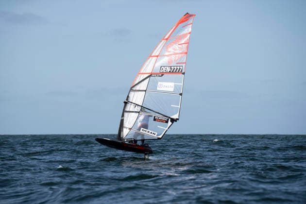 PWA Citroën World Windsurfing Tour Sylt 2026 Day 1 Slalom Men Canceled Due to Insufficient Wind Sylt Westerland, September 26, 2026 Noah Vinther Slalom Foil Men, Denmark, DEN 7777 PWA Citroën World Windsurfing Tour Sylt 2026 Day 1 Slalom Men Canceled Due to Insufficient Wind on September 26, 2026, off Brandenburger Beach, Motorboat on Sylt Westerland, Germany Copyright: xBEAUTIFULxSPORTS AndreasxDickx