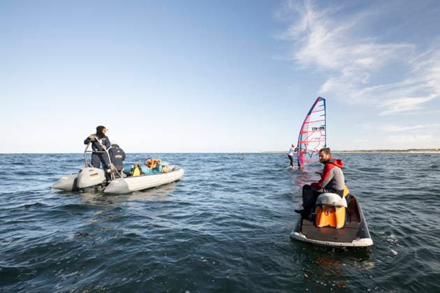 PWA Citroën World Windsurfing Tour Sylt 2026 Day 1 Men s Slalom Canceled Due to Insufficient Wind Sylt Westerland, September 26, 2026 CREW Judges PWA Citroën World Windsurfing Tour Sylt 2026 Day 1 Men’s Slalom Canceled Due to Insufficient Wind on September 26, 2026 off Brandenburger Beach Motorboat on Sylt Westerland, Germany Copyright: xBEAUTIFULxSPORTS AndreasxDickx