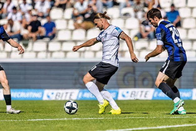 v l Dennis Chessa, SSV Ulm 1846 Soccer, 11, Christopher Spang, SV Eintracht Trier, 29, SSV Ulm 1846 vs. SV Eintracht Trier, soccer, Regionalliga Südwest, Matchday 9, Donaustadion Ulm, September 26, 2026, Ulm Copyright: xLuccaxFundelx EP_EER