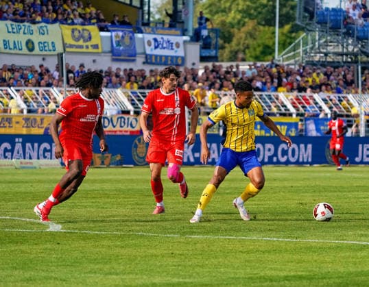 Ayodele Adetula 1 FC Lokomotive Leipzig, 11 1 FC Lokomotive Leipzig vs. FC Rot Weiss Erfurt, Soccer, Northeast Regional League, Matchday 11, 2026–2027 Season, September 26, 2026 1 FC Lokomotive Leipzig vs. FC Rot Weiss Erfurt, Soccer, Northeast Regional League, Matchday 11, 2026–2027 Season, September 26, 2026 Leipzig Copyright: xEibner-Pressefoto PiaxSchindlerx EP_PSR