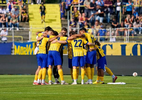 The 1 FC Lok Leipzig team gets pumped up for the game before kickoff: 1 FC Lokomotive Leipzig vs. FC Rot Weiss Erfurt, soccer, Northeast Regional League, Matchday 11, 2026–2027 season, September 26, 2026: 1 FC Lokomotive Leipzig vs. FC Rot Weiss Erfurt, Soccer, Northeast Regional League, Matchday 11, 2026–2027 Season, September 26, 2026, Leipzig Copyright: xEibner-Pressefoto PiaxSchindlerx EP_PSR