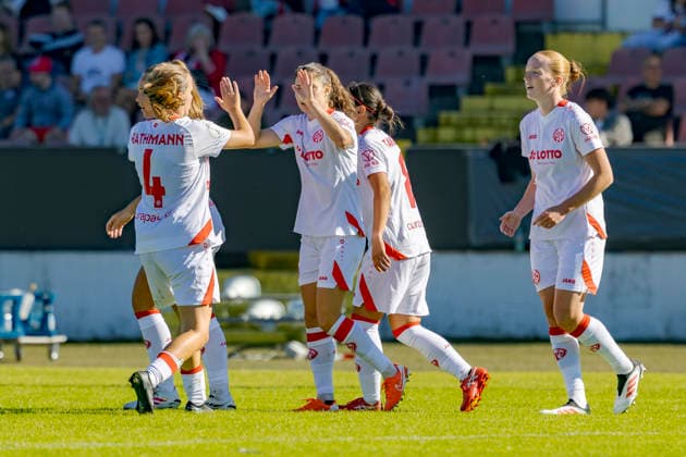 Ingolstadt, Germany, September 26, 2026, 2026–2027 DFB Women’s Cup, First Round: FC Ingolstadt 04 vs. FSV Mainz 05. Pictured in the crowd: goal scorer Vital Kats of FSV celebrates her goal—making the score 1–2—with her teammatesteammates. DFL and DFB regulations prohibit any use of photographs as image sequences and or quasi-video. ESV Stadion Bayern Copyright: xFotostandx xSchäferx