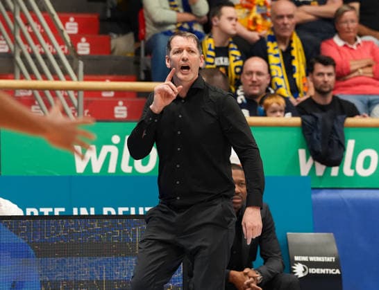 Ty Harrelson, Ratiopharm Ulm, Head Coach (GER), Phoenix Hagen vs. Ratiopharm Ulm, easyCredit BBL, Matchday 2, 2026–27 season, Krollmann Arena, Hagen, September 25, 2026. Photo by HMB Media, Scott W. Coleman Copyright: HMBxMedia xScottxW.xColeman