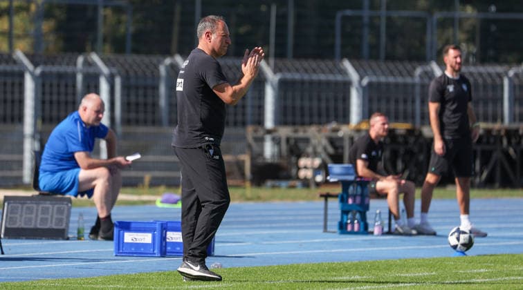 September 26, 2026, Germany, Heilbronn Soccer: SGV Heilbronn Freiberg vs. SV Stuttgarter Kickers, Coach Hoilger Bachthaler (Kickers)