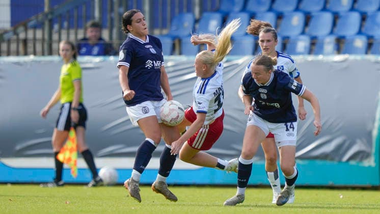 September 26, 2026, Hänsch Arena, Meppen, GER, Women s Soccer, DFB Cup: SV Meppen vs. Hamburger SV, Rahel Lang (SV Meppen, age 16) and Bente Marie Bode (SV Meppen, age 14). DFL regulations prohibit any use of photographs as image sequences and or quasi-video. Meppen, Lower Saxony, Hänsch Arena