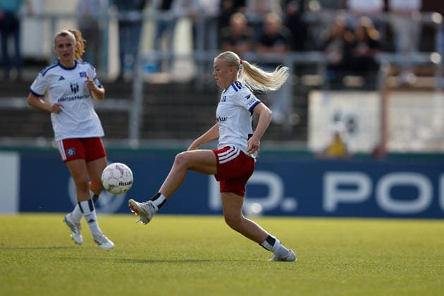 Soccer I Women s I 2026–2027 Season I DFB Cup I SV Meppen vs. Hamburger SV I September 26, 2026, Martens 18, Hamburger SV s dynamic ball control, Meppen, Hänsch Arena, Lower Saxony, Germany Copyright: xLobeca CedricxSiefkerx