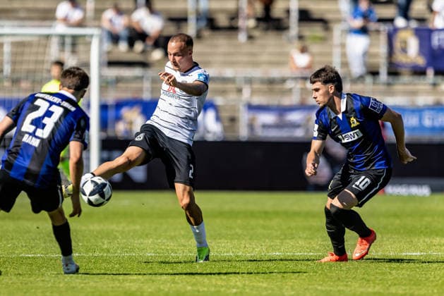 v l Mattis Hoppe, SSV Ulm 1846 Soccer, 02, Shawn Marc Blum, SV Eintracht Trier, 10, SSV Ulm 1846 Soccer vs. SV Eintracht Trier, Soccer, Regionalliga Southwest, Matchday 9, Donaustadion Ulm, September 26, 2026, Ulm Copyright: xLuccaxFundelx EP_EER