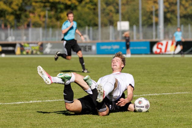 Benedikt Kuhn (24), TSV Landsberg, and Patrick Kroiß (10), SpVgg Ansbach, during the match between TSV Landsberg and SpVgg Ansbach, soccer, men s, Bavarian Regional League, 2026–2027, Matchday 11 on September 26, 2026, in Landsberg am Lech, Sportpark, Bavaria, Germany