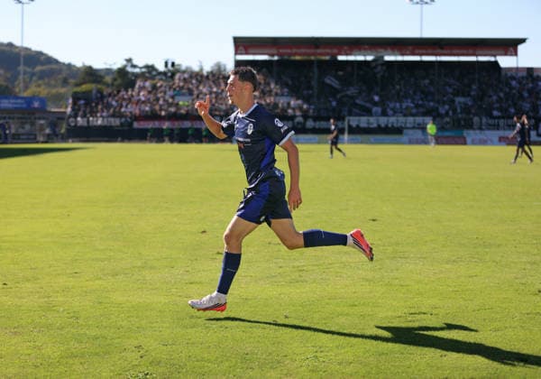 Soccer, Men s, Bavarian Regional League, 2026–2027 Season, SV Wacker Burghausen vs. TSV 1860 Munich, at the flatbuy Stadium on Liebigstraße 1, goal by Emre Erdogan for TSV 1860 Munich, equalizer, celebration
