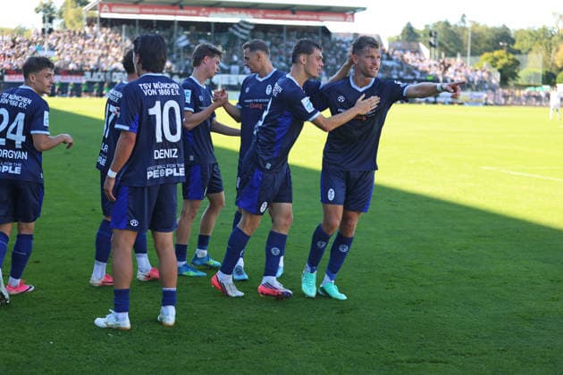 Soccer, Men s, Bavarian Regional League, 2026–2027 Season, SV Wacker Burghausen vs. TSV 1860 Munich, at the flatbuy Stadium on Liebigstraße 1, goal by Emre Erdogan for TSV 1860 Munich, equalizer, celebration