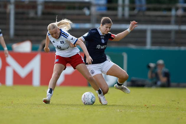 Soccer I Women s I 2026–2027 Season I DFB Cup I SV Meppen vs. Hamburger SV I September 26, 2026: Martens 18, Hamburger SV, and Anouk Blaschka 10, SV Meppen in a duel at the Meppen Hänsch Arena in Lower Saxony, Germany Copyright: xLobeca CedricxSiefkerx