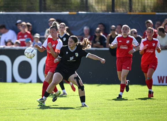 Soccer: DFB Women s Cup, First Round, 2026–2027 Season, September 26, 2026: SV Eutingen vs. FC Carl Zeiss Jena; Marie Johner (left), SV Eutingen, vs. Anna Olmala (center), FC Carl Zeiss Jena