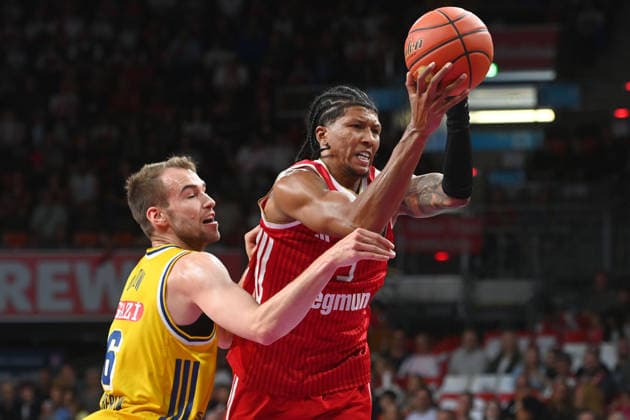 MarJon BEAUCHAMP (FCB), Action, Head-to-Head Battle Against Malte DELOW, Alba Berlin Basketball, BBL, 2026–2027 Season, FC Bayern Munich vs. Alba Berlin on September 26, 2026, BMW Park