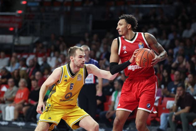 Miles Norris, FC Bayern Basketball, 00, with Malte Delow, Alba Berlin, 06, GER, FC Bayern Basketball vs. Alba Berlin, Basketball, easycredit Basketball Bundesliga, Matchday 23, 2026–2027 Season, September 26, 2026, GER, FC Bayern Basketball vs. Alba Berlin, Basketball, easycredit Basketball Bundesliga, Matchday 23, 2026–2027 Season, September 26, 2026, Munich Copyright: xEibner-Pressefoto JennixMaulx EP_JML